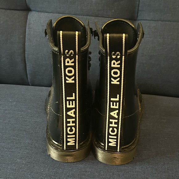 Michael Michael Kors Tavie Rain Bootie Black 10 - Picture 1 of 4